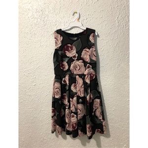 Floral dress. Worn 1 time. Looks new no stains!